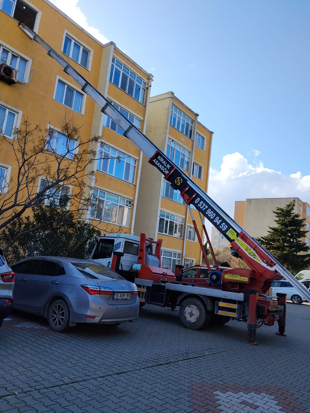 Uysal Asansör kiralık asansör hizmetinden çalışma görüntüsü